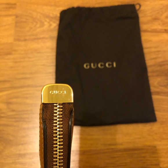Gucci Wristlet - Picture 4 of 7